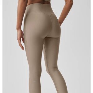 EUGC ALO Yoga High-Rise Sculpt Legging in Gravel